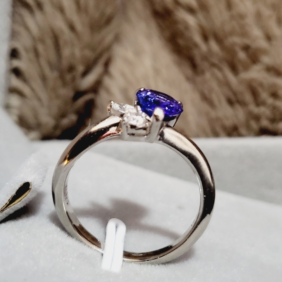TANZANITE and DIAMOND RING IN PLATINUM900 SETTING - Picture 11 of 16